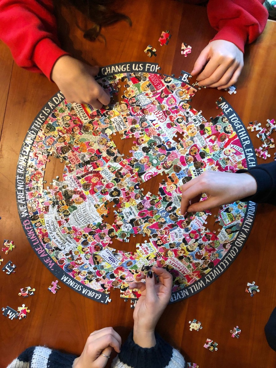 Des Enigmes eeBoo | Marche Des Femmes ! Puzzle Rond De 500 Pieces